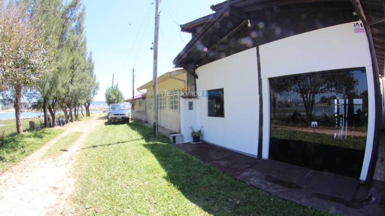 Casa para alquiler de vacaciones em Laguna (Ponta da Barra)