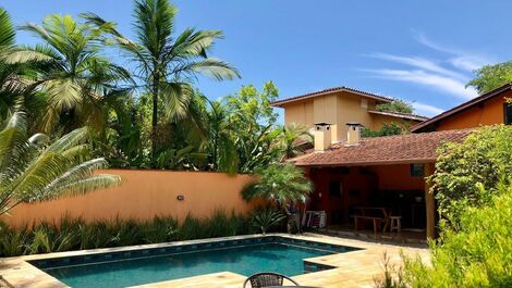 Piscina / vista da entrada da sala