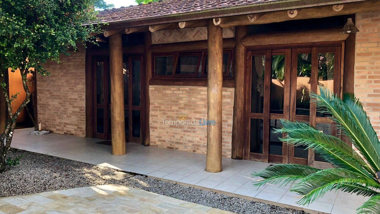 House for vacation rental in Ubatuba (Praia de Itamambuca)