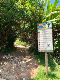 Entrada para a praia / rua da casa