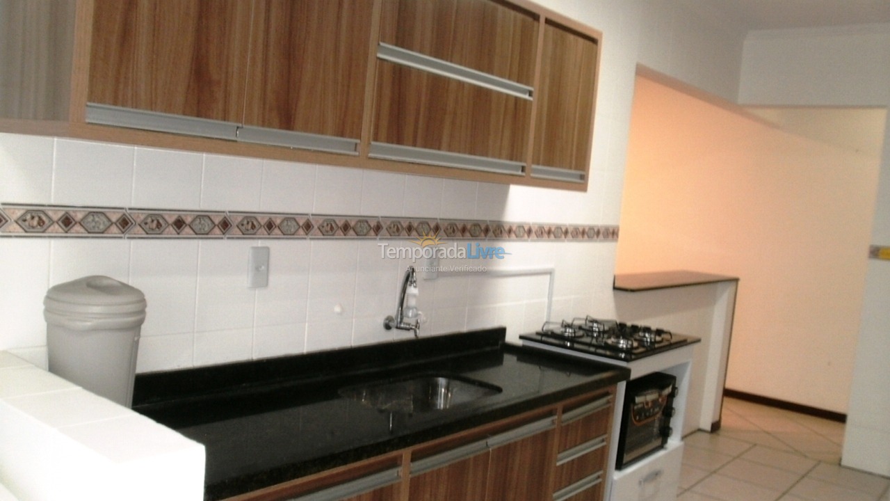 Apartamento para aluguel de temporada em Itapema (Meia Praia)