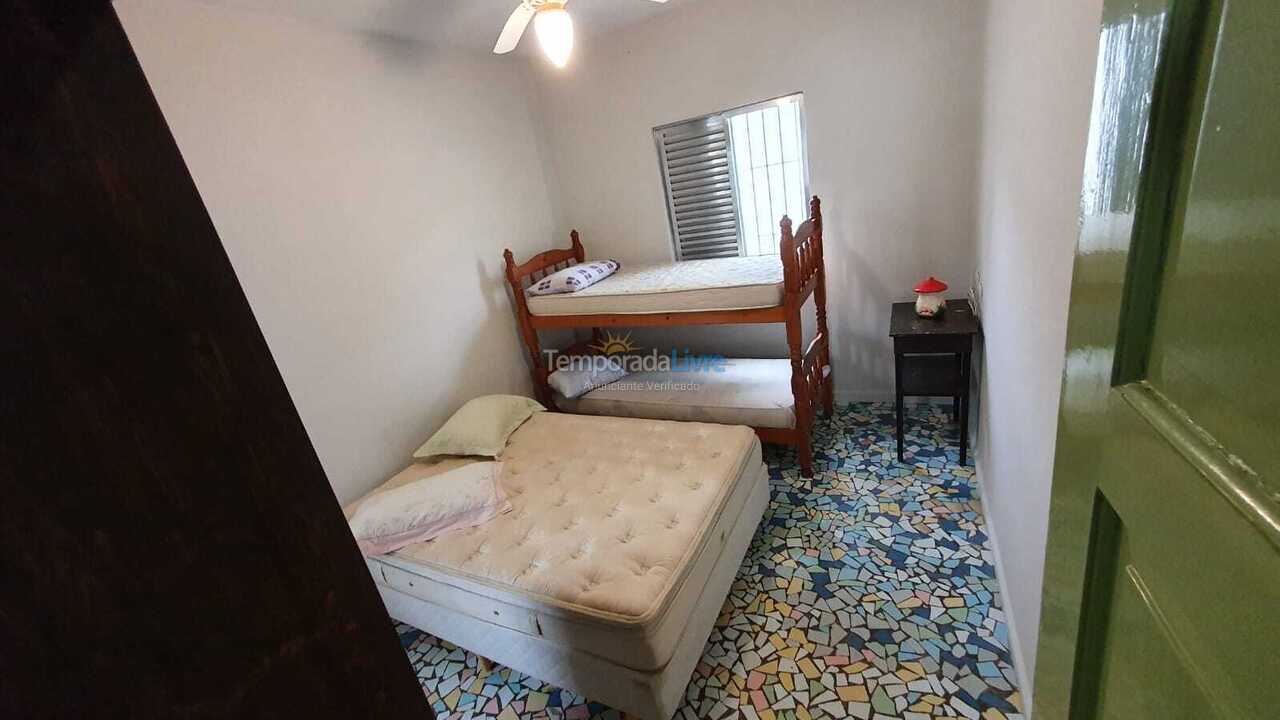 Casa para aluguel de temporada em Praia Grande (Ocian)