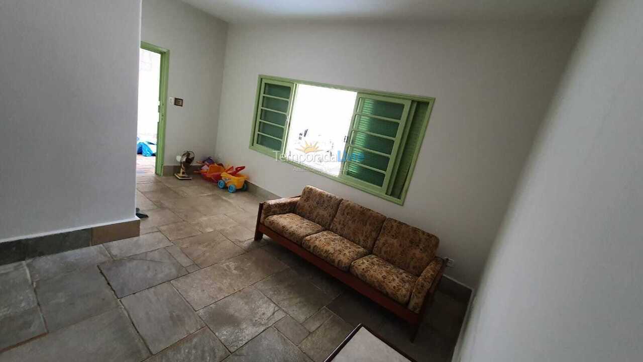 Casa para aluguel de temporada em Praia Grande (Ocian)