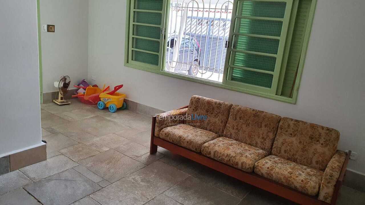 Casa para aluguel de temporada em Praia Grande (Ocian)