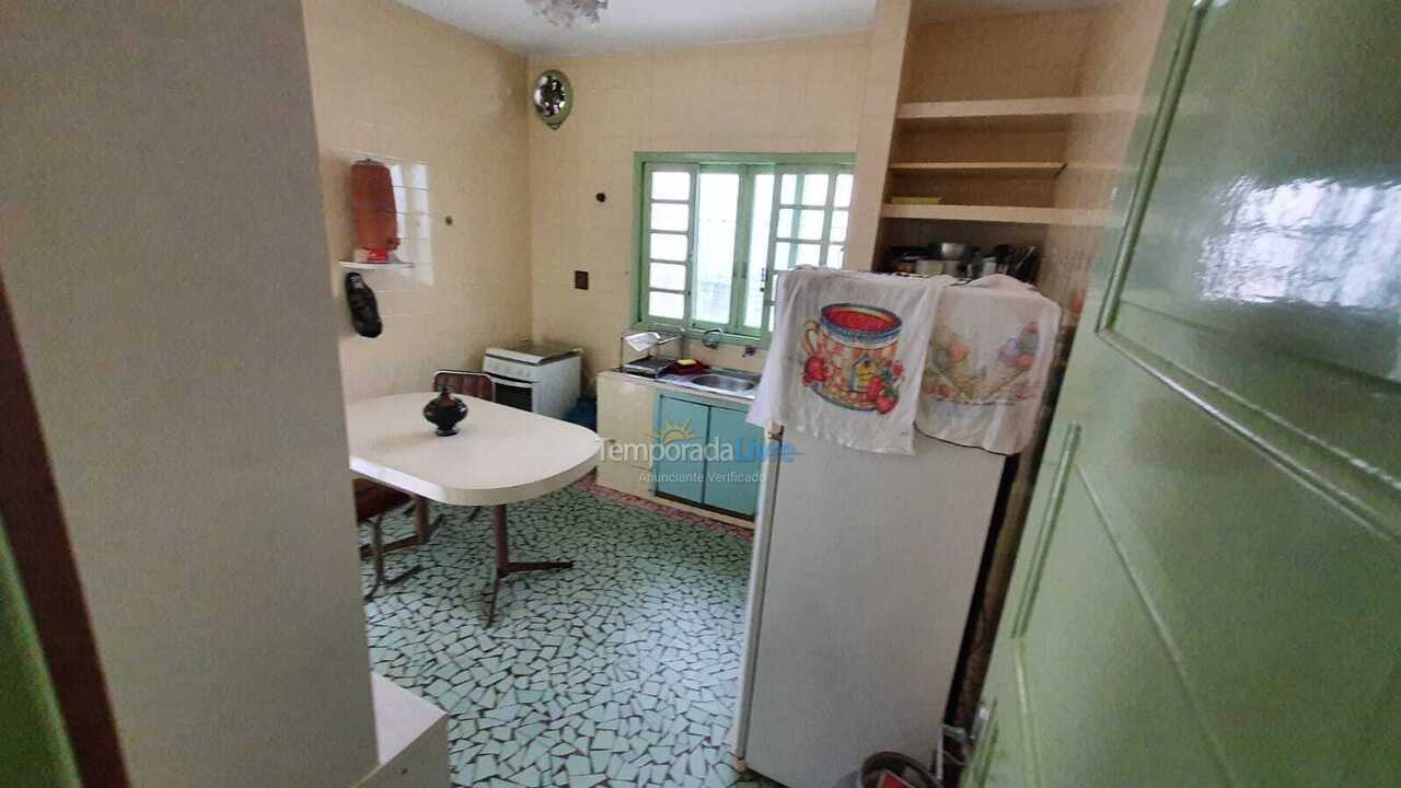 Casa para aluguel de temporada em Praia Grande (Ocian)