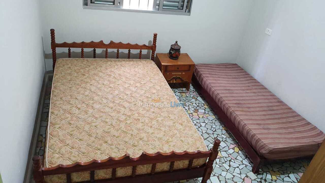 Casa para aluguel de temporada em Praia Grande (Ocian)