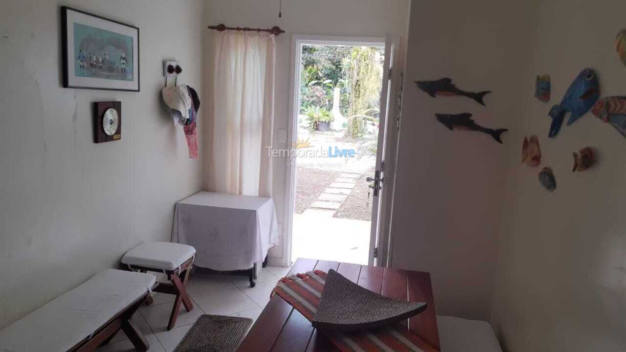 Casa para aluguel de temporada em Ubatuba (Enseada)