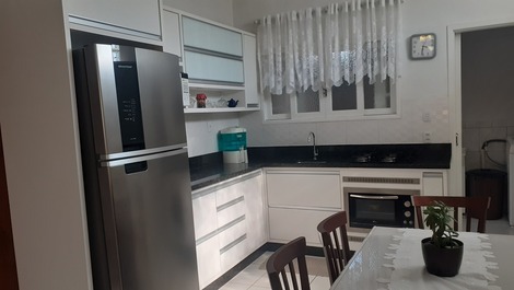 House with swimming pool 700 meters from the sea of ​​English and Santinho