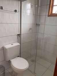  suíte alegria - banheiro com box de vidro