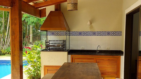 Piscina, Wi-Fi, Ar Condicionado, Condomínio Fechado - 450 m da praia