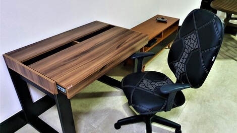 Mesa home office c/ 2 compartimentos