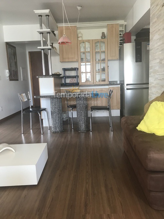 Apartamento para aluguel de temporada em Torres (Centro)