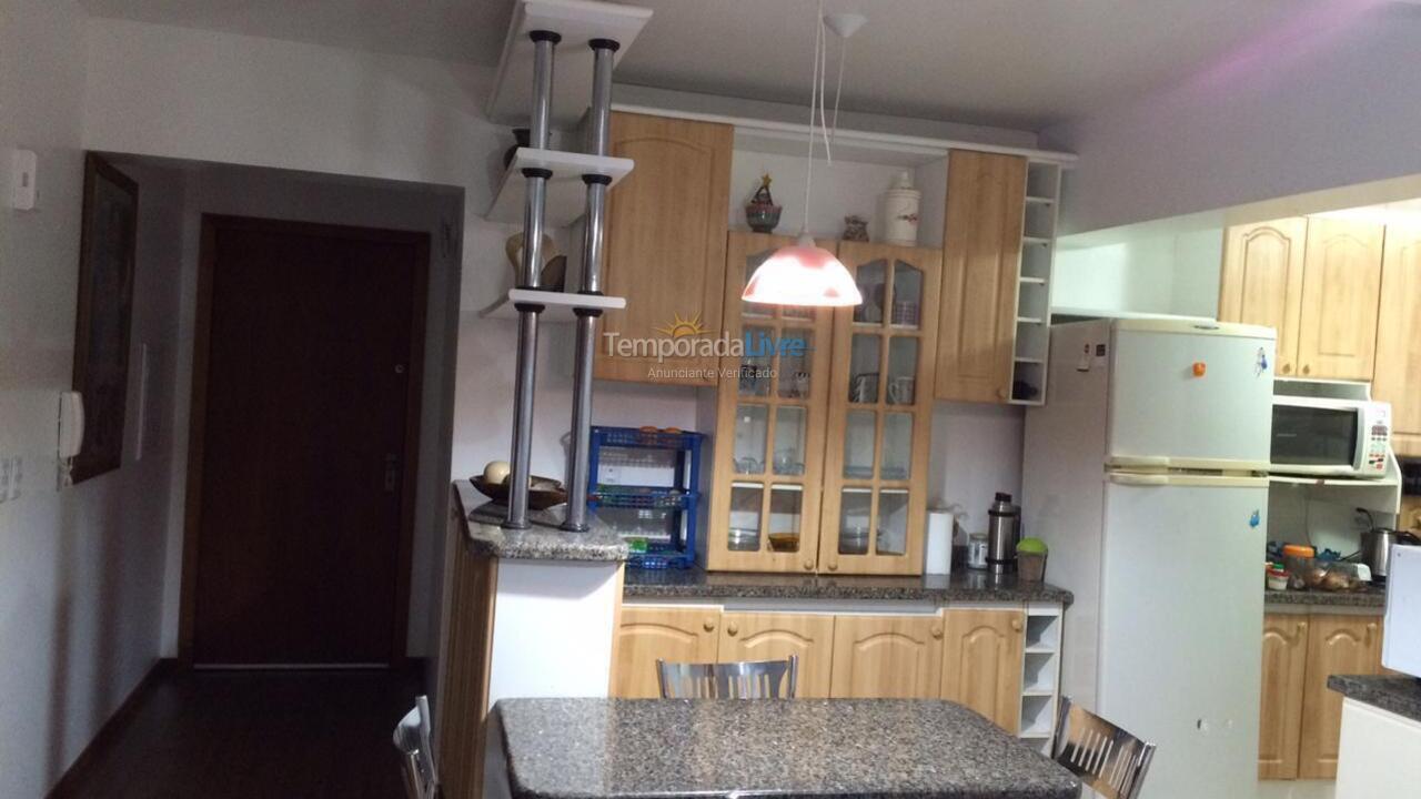 Apartamento para aluguel de temporada em Torres (Centro)