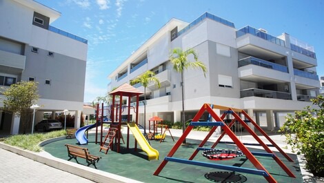 3 dormitorios en la mejor zona inglesa! Condominio con piscina