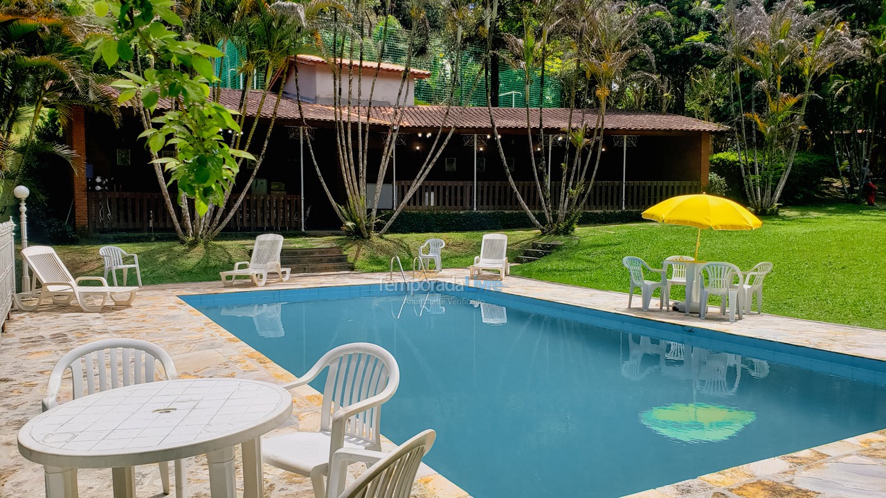 Granja para alquiler de vacaciones em Juquitiba (Plena Natureza Com Wifi Jogos Linda área de Churrasco)