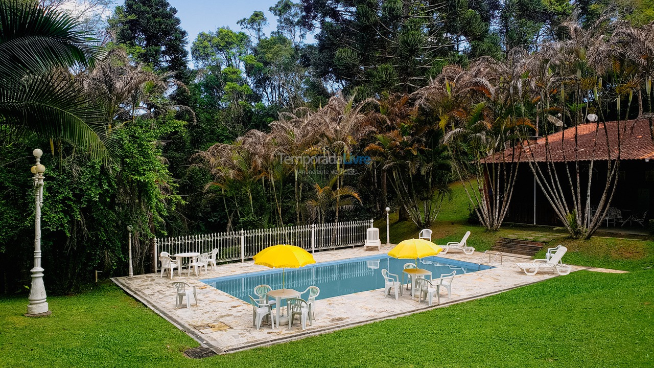 Granja para alquiler de vacaciones em Juquitiba (Plena Natureza Com Wifi Jogos Linda área de Churrasco)