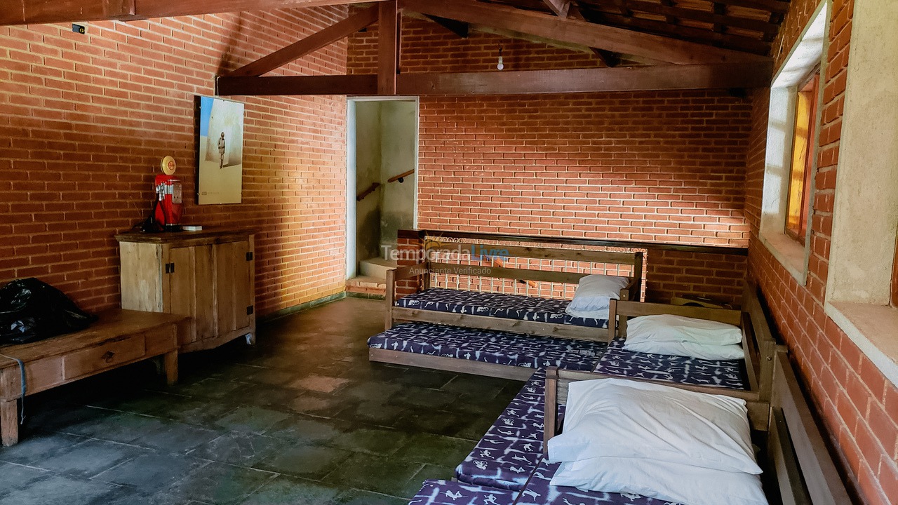 Granja para alquiler de vacaciones em Juquitiba (Plena Natureza Com Wifi Jogos Linda área de Churrasco)