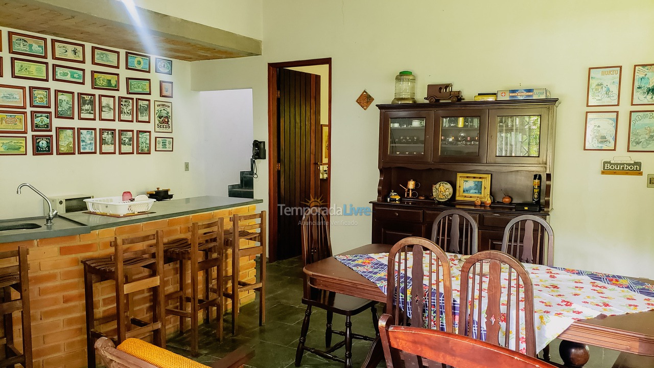 Granja para alquiler de vacaciones em Juquitiba (Plena Natureza Com Wifi Jogos Linda área de Churrasco)