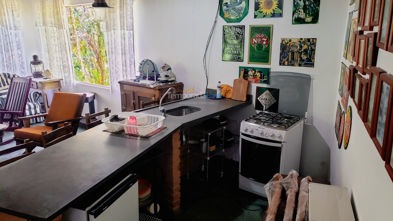 Granja para alquiler de vacaciones em Juquitiba (Plena Natureza Com Wifi Jogos Linda área de Churrasco)