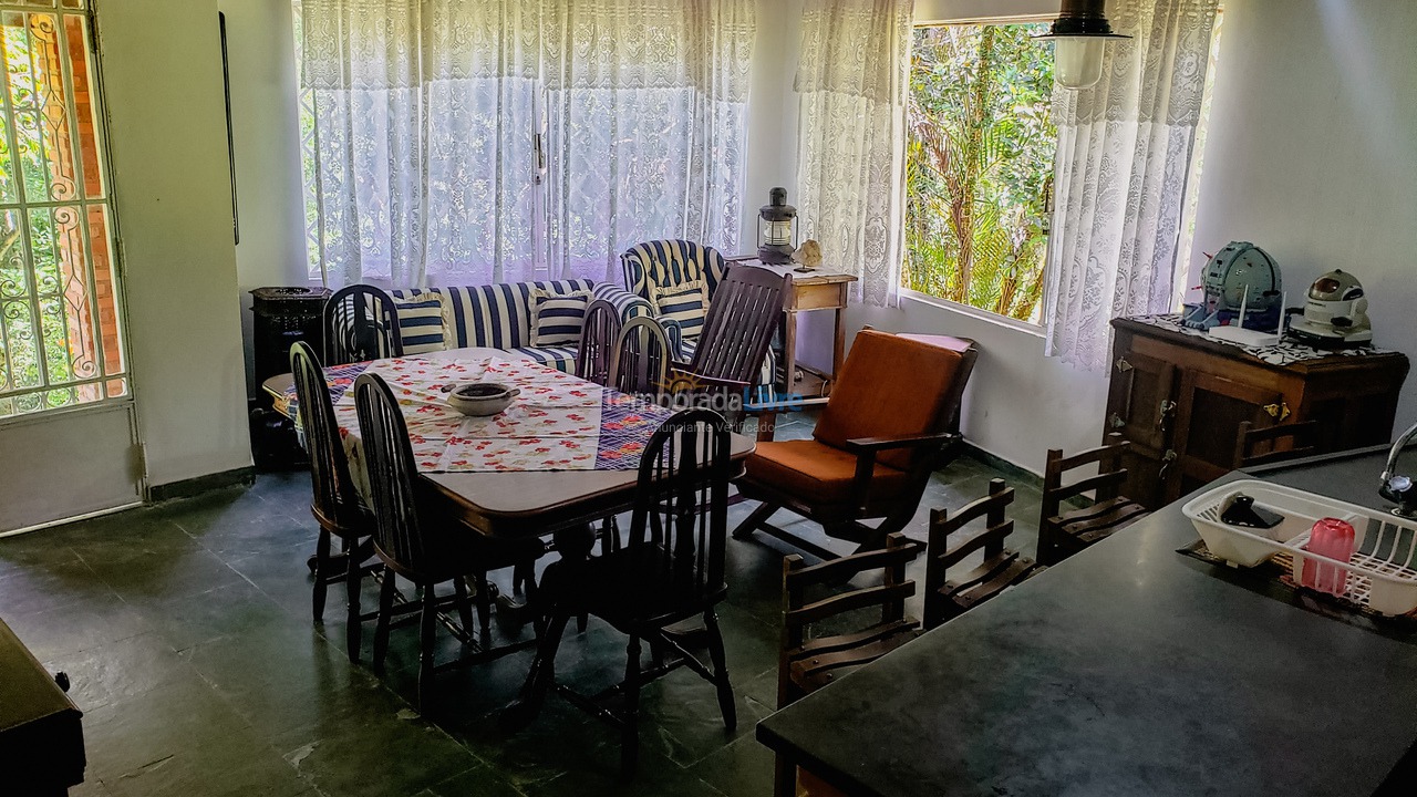 Granja para alquiler de vacaciones em Juquitiba (Plena Natureza Com Wifi Jogos Linda área de Churrasco)