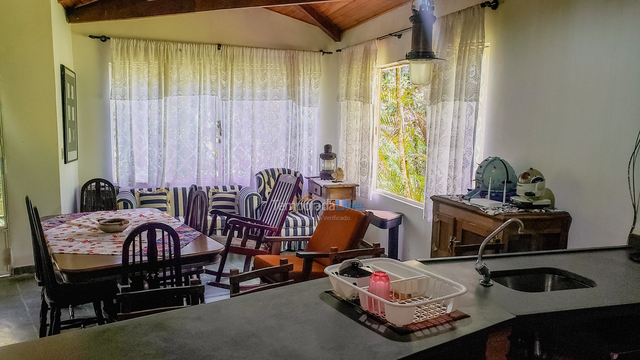 Granja para alquiler de vacaciones em Juquitiba (Plena Natureza Com Wifi Jogos Linda área de Churrasco)