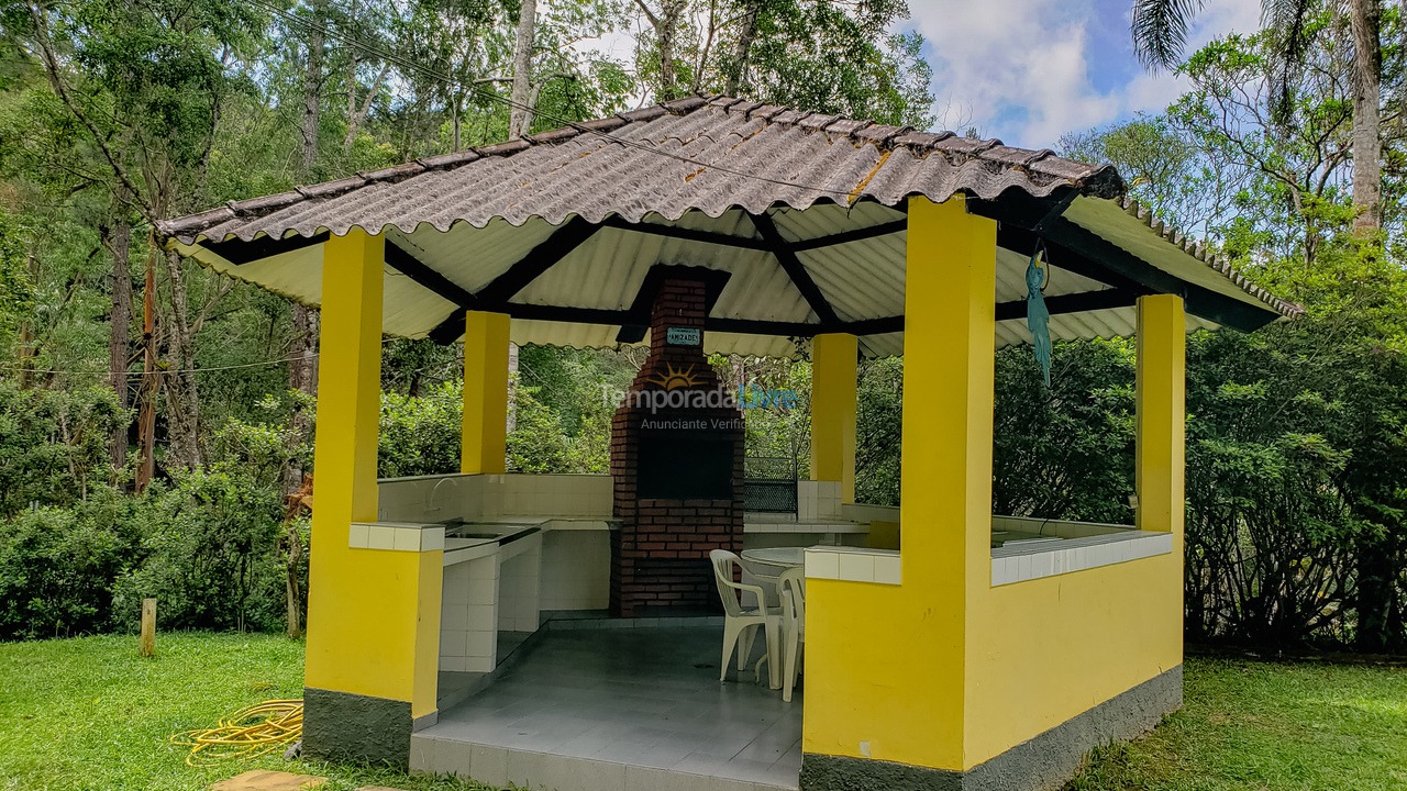 Ranch for vacation rental in Juquitiba (800 Mts da Rodovia Locamos Até 40 Adultos)