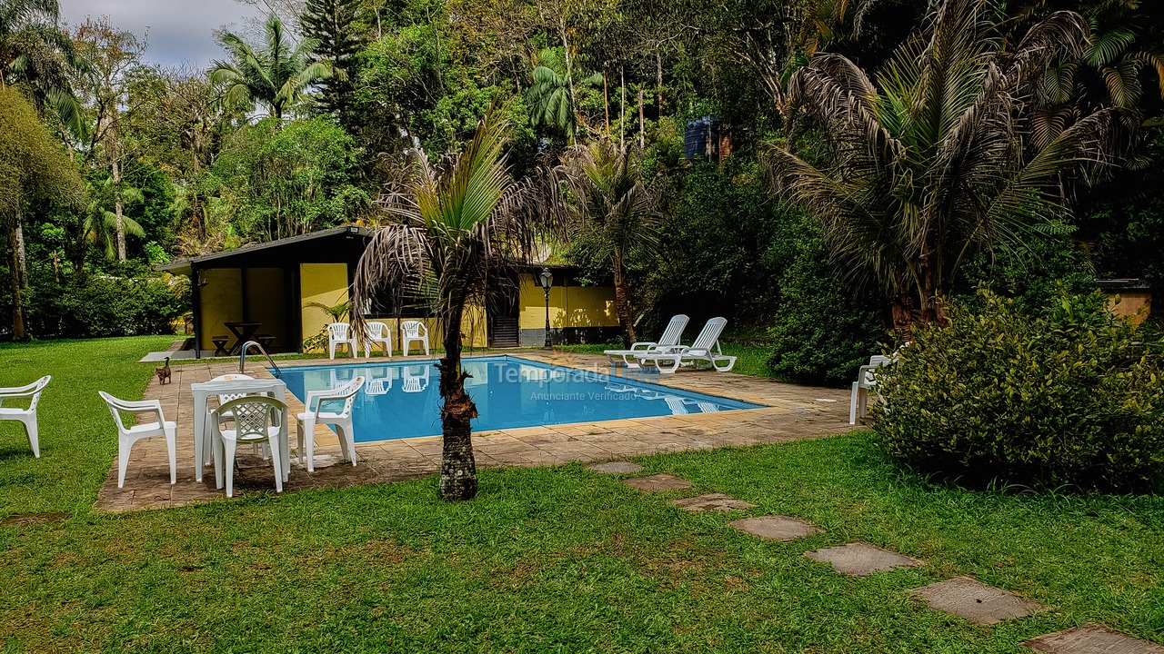 Ranch for vacation rental in Juquitiba (800 Mts da Rodovia Locamos Até 40 Adultos)