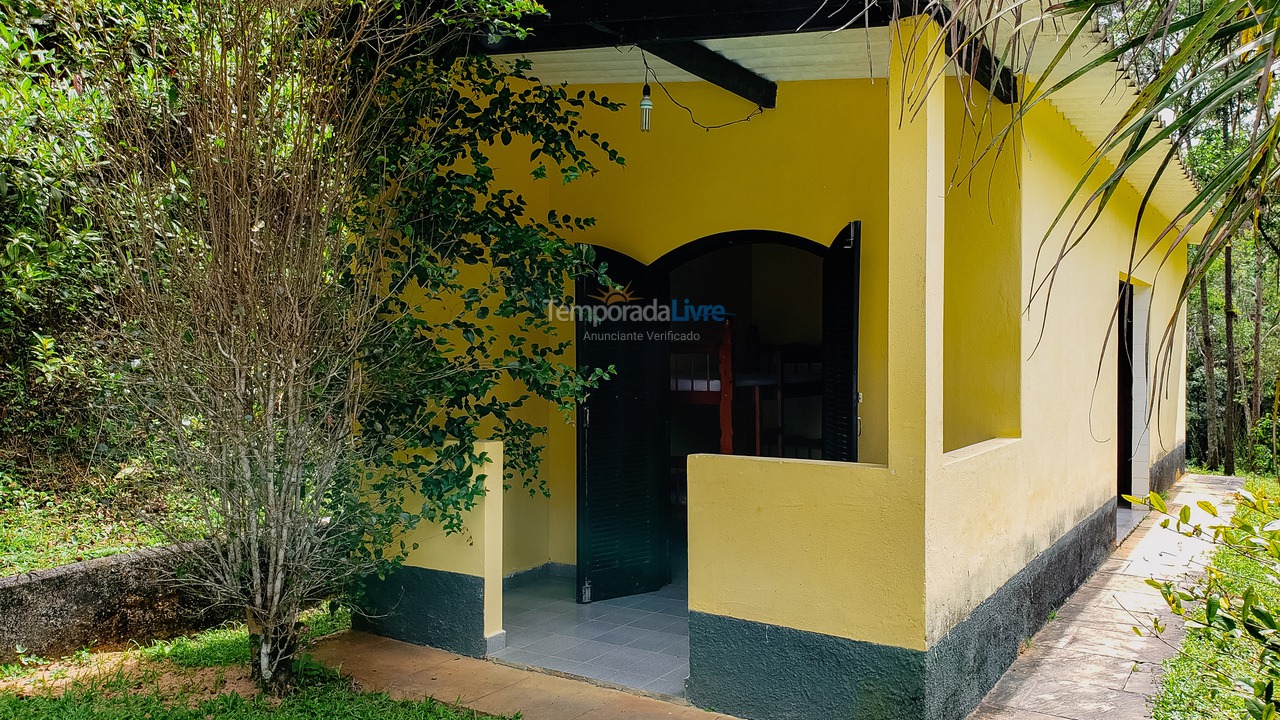 Ranch for vacation rental in Juquitiba (800 Mts da Rodovia Locamos Até 40 Adultos)