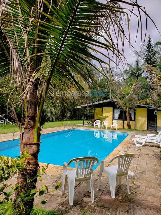 Ranch for vacation rental in Juquitiba (800 Mts da Rodovia Locamos Até 40 Adultos)