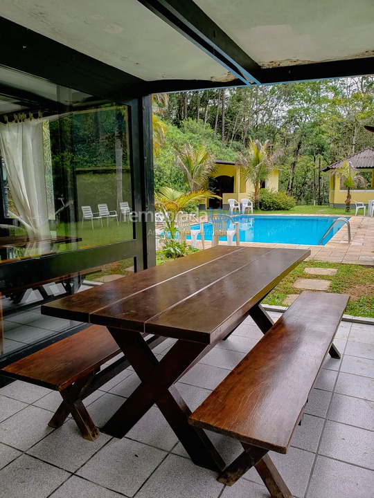 Ranch for vacation rental in Juquitiba (800 Mts da Rodovia Locamos Até 40 Adultos)