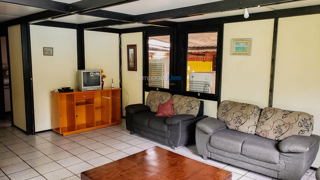 Ranch for vacation rental in Juquitiba (800 Mts da Rodovia Locamos Até 40 Adultos)