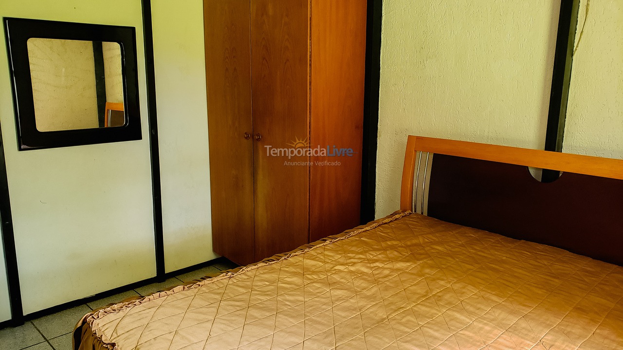 Ranch for vacation rental in Juquitiba (800 Mts da Rodovia Locamos Até 40 Adultos)