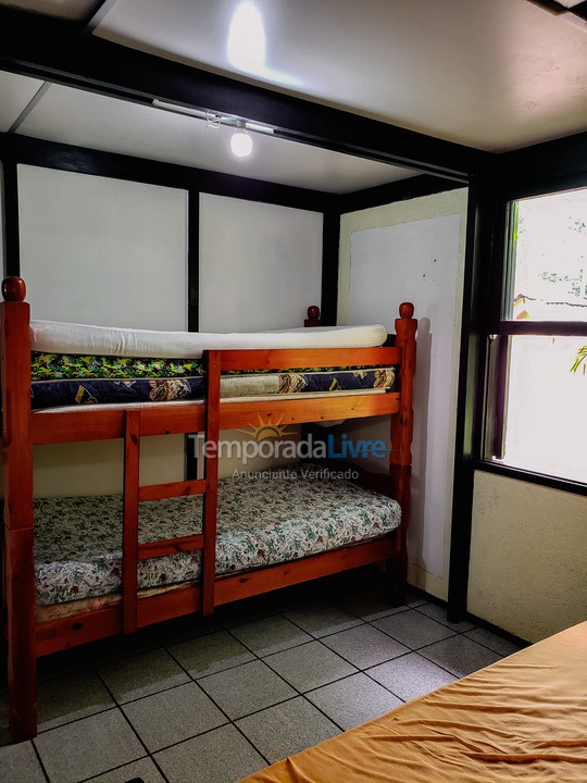 Ranch for vacation rental in Juquitiba (800 Mts da Rodovia Locamos Até 40 Adultos)