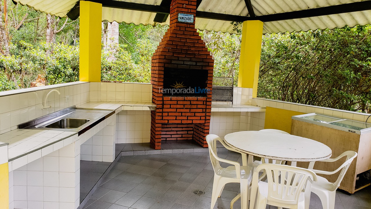 Ranch for vacation rental in Juquitiba (800 Mts da Rodovia Locamos Até 40 Adultos)