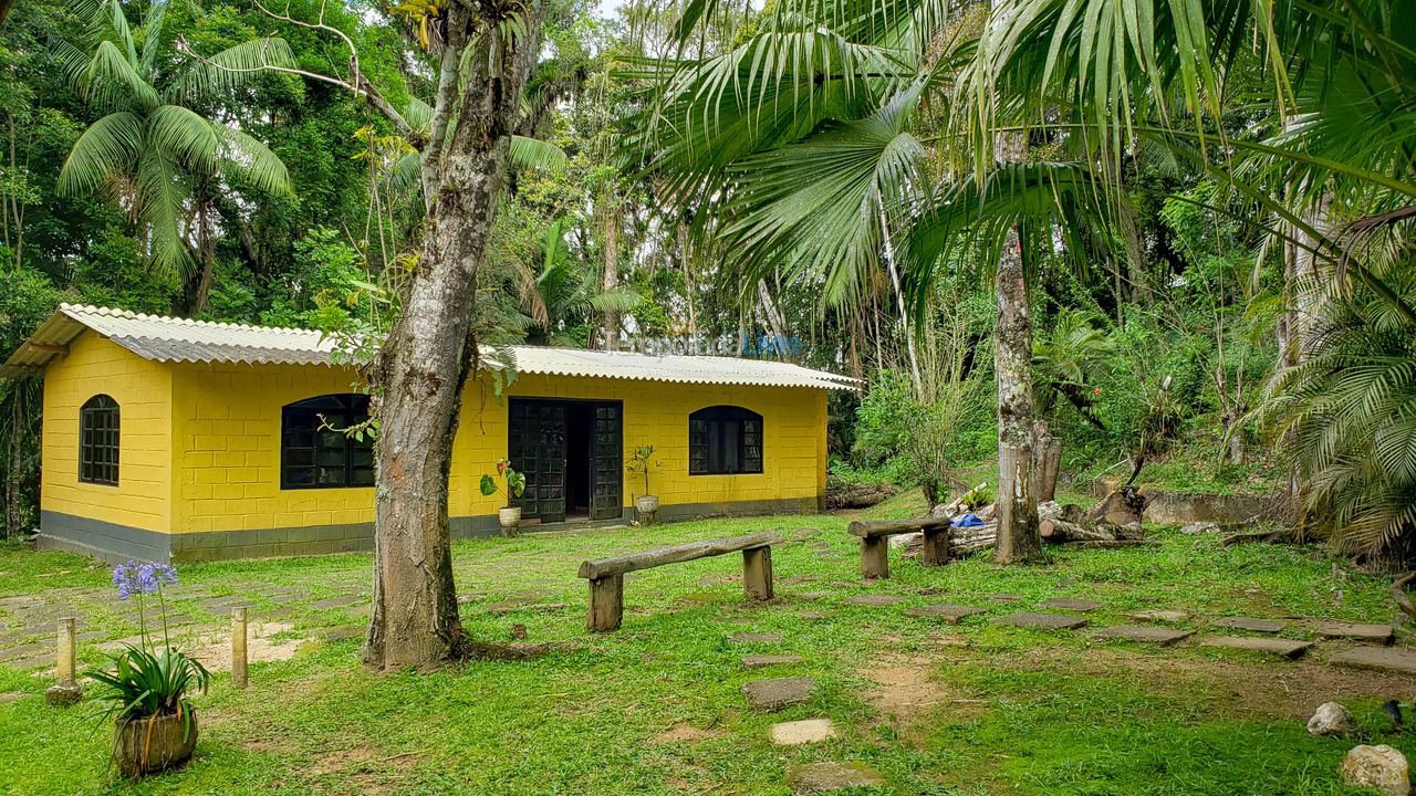 Ranch for vacation rental in Juquitiba (800 Mts da Rodovia Locamos Até 40 Adultos)