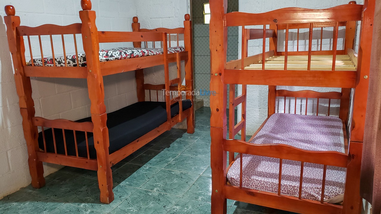 Ranch for vacation rental in Juquitiba (800 Mts da Rodovia Locamos Até 40 Adultos)