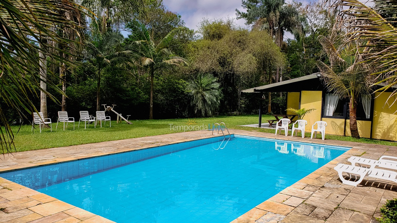 Ranch for vacation rental in Juquitiba (800 Mts da Rodovia Locamos Até 40 Adultos)