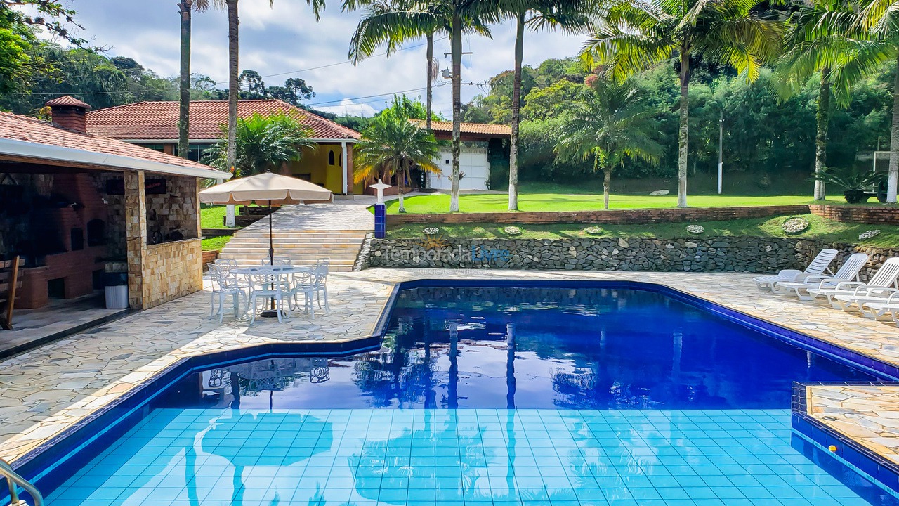 Chácara / sítio para aluguel de temporada em São Lourenço da Serra (Alto Padrão Piscina Adulto E Infantil 600 Mts da Rodovia I)
