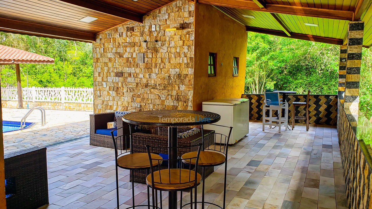 Chácara / sítio para aluguel de temporada em São Lourenço da Serra (Alto Padrão Piscina Adulto E Infantil 600 Mts da Rodovia I)