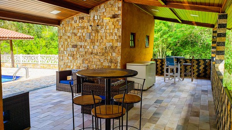 CHÁCARA PARA TEMPORADA EM SÃO LOURENÇO DA SERRA ( FÁCIL ACESSO)