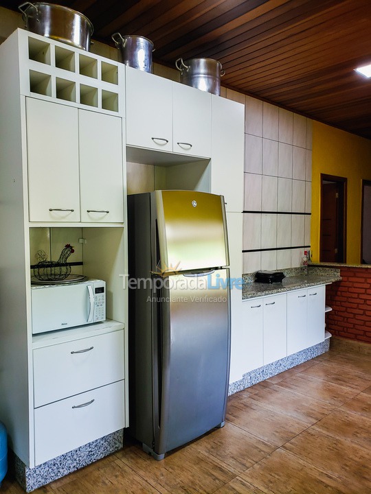 Chácara / sítio para aluguel de temporada em São Lourenço da Serra (Alto Padrão Piscina Adulto E Infantil 600 Mts da Rodovia I)