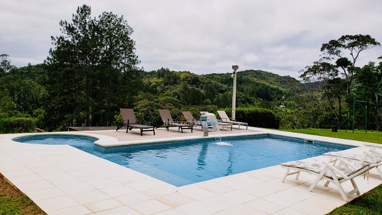Granja para alquiler de vacaciones em Juquitiba (Piscina Aquecida Com Aquecimento Solar E Hidro Massageado)