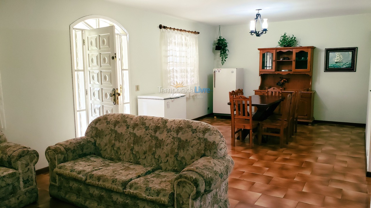 Granja para alquiler de vacaciones em Juquitiba (Piscina Aquecida Com Aquecimento Solar E Hidro Massageado)