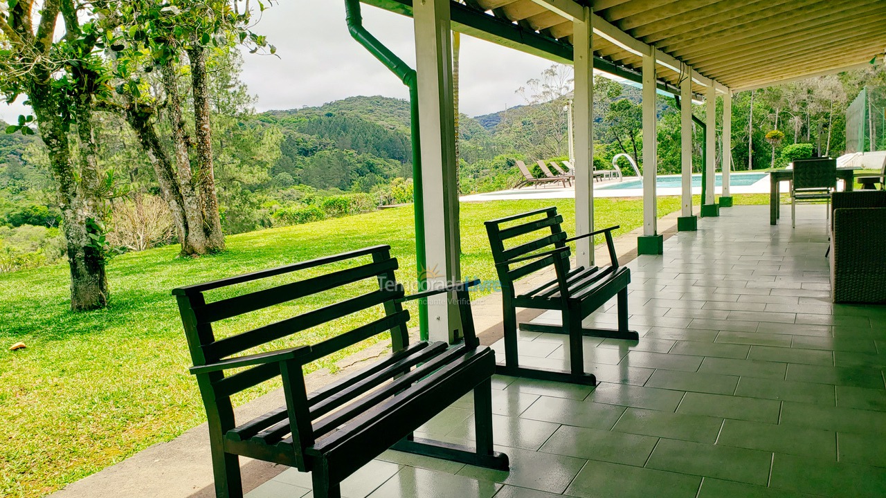 Granja para alquiler de vacaciones em Juquitiba (Piscina Aquecida Com Aquecimento Solar E Hidro Massageado)