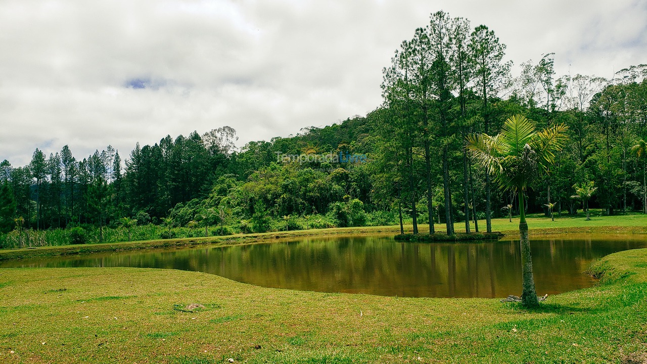 Granja para alquiler de vacaciones em Juquitiba (Piscina Aquecida Com Aquecimento Solar E Hidro Massageado)