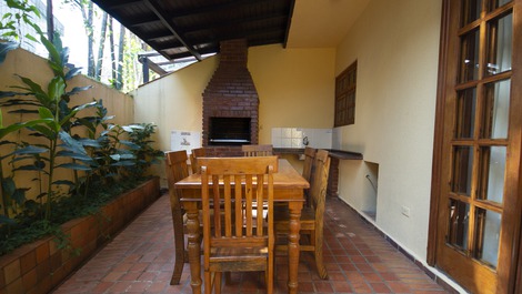 Condominium Santa Lucia, in Juquehy, comfort 150 meters from the beach