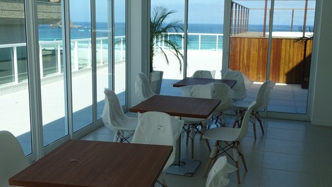 Belissimo Apto com vista para o mar