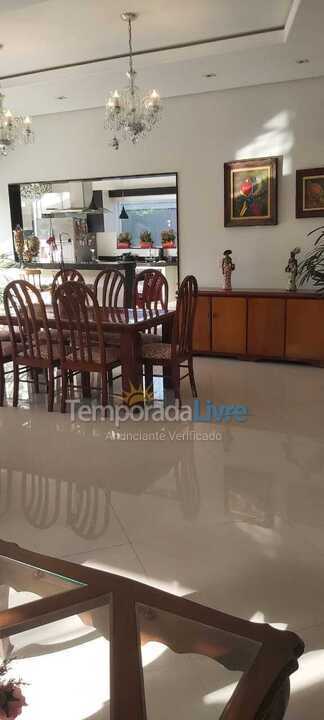 Casa para aluguel de temporada em Guarujá (Praia do Pernambuco)