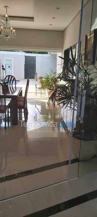 Casa para aluguel de temporada em Guarujá (Praia do Pernambuco)