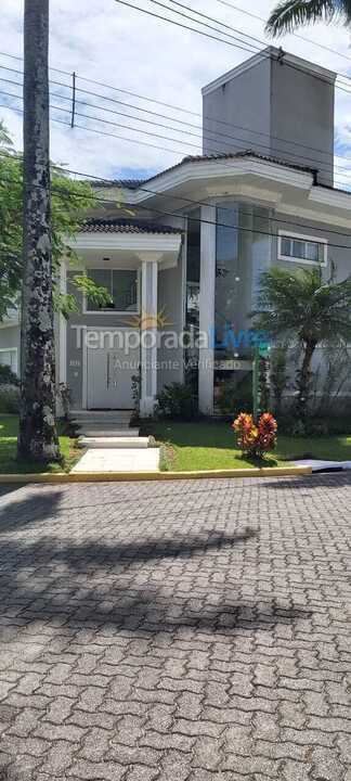 Casa para aluguel de temporada em Guarujá (Praia do Pernambuco)